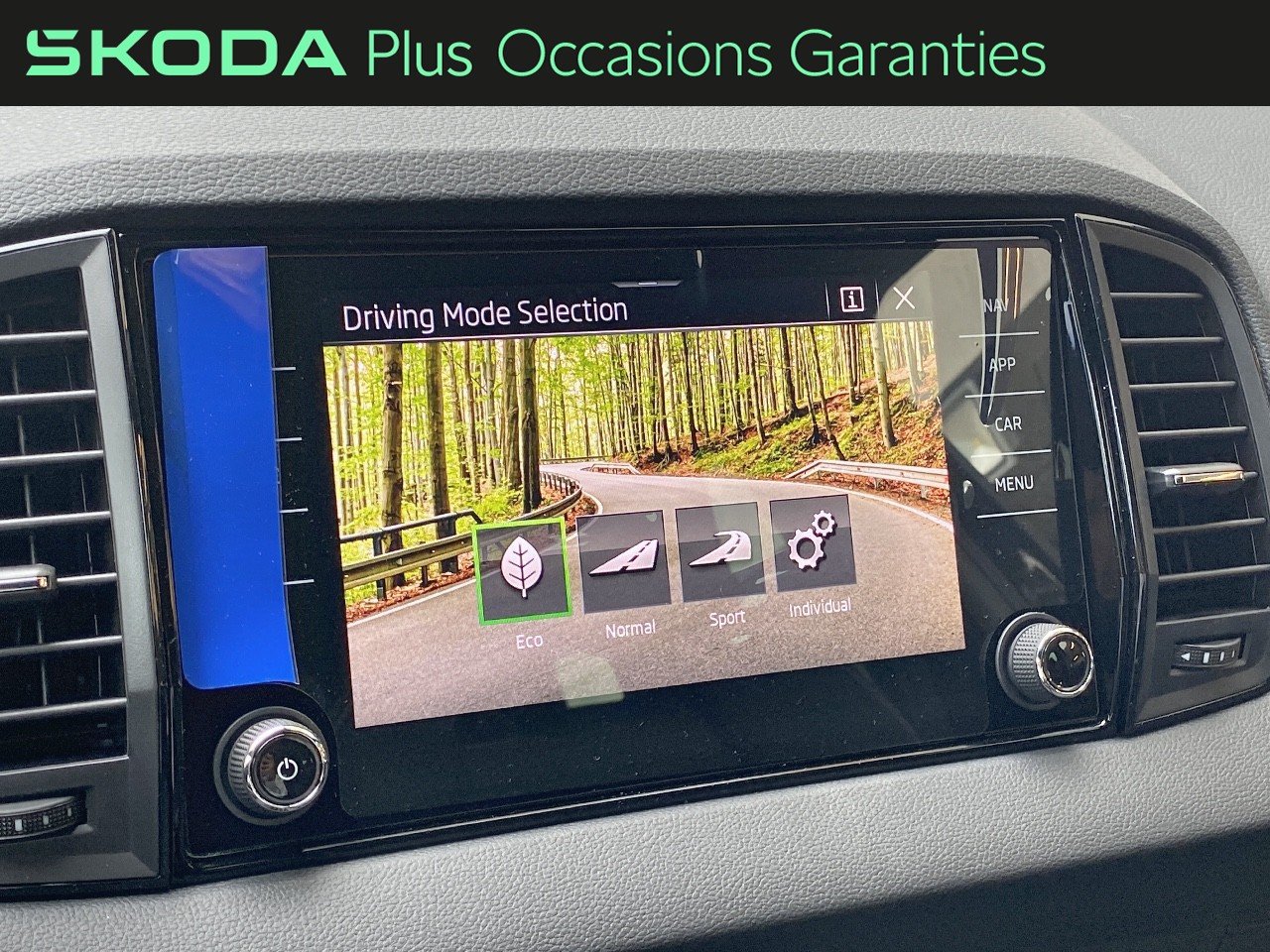 Voitures occasions ŠKODA KAROQ Sportline Villemomble