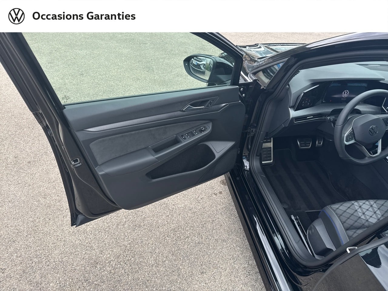 Voitures occasions VOLKSWAGEN GOLF R-Line Mougins