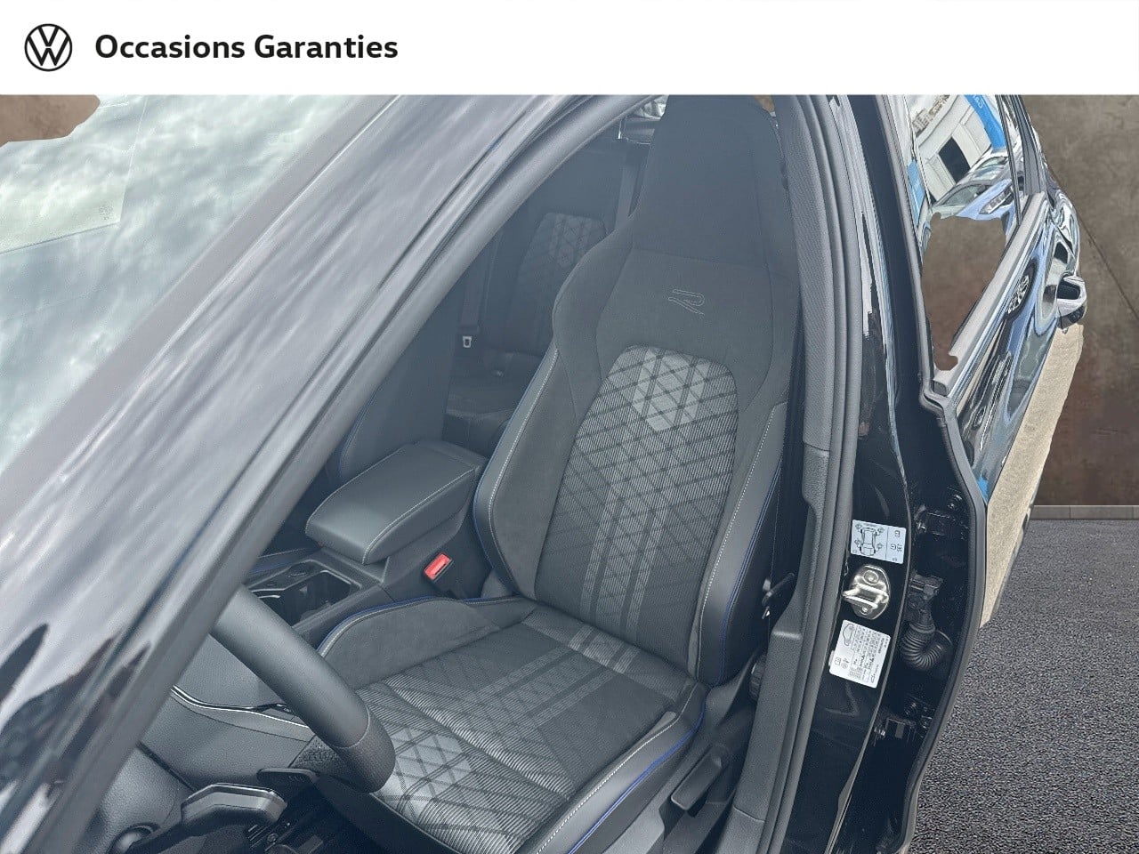 Voitures occasions VOLKSWAGEN GOLF R-Line Mougins