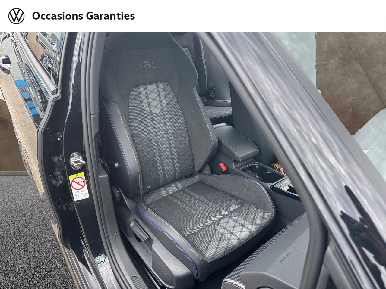 Voitures occasions VOLKSWAGEN GOLF R-Line Mougins