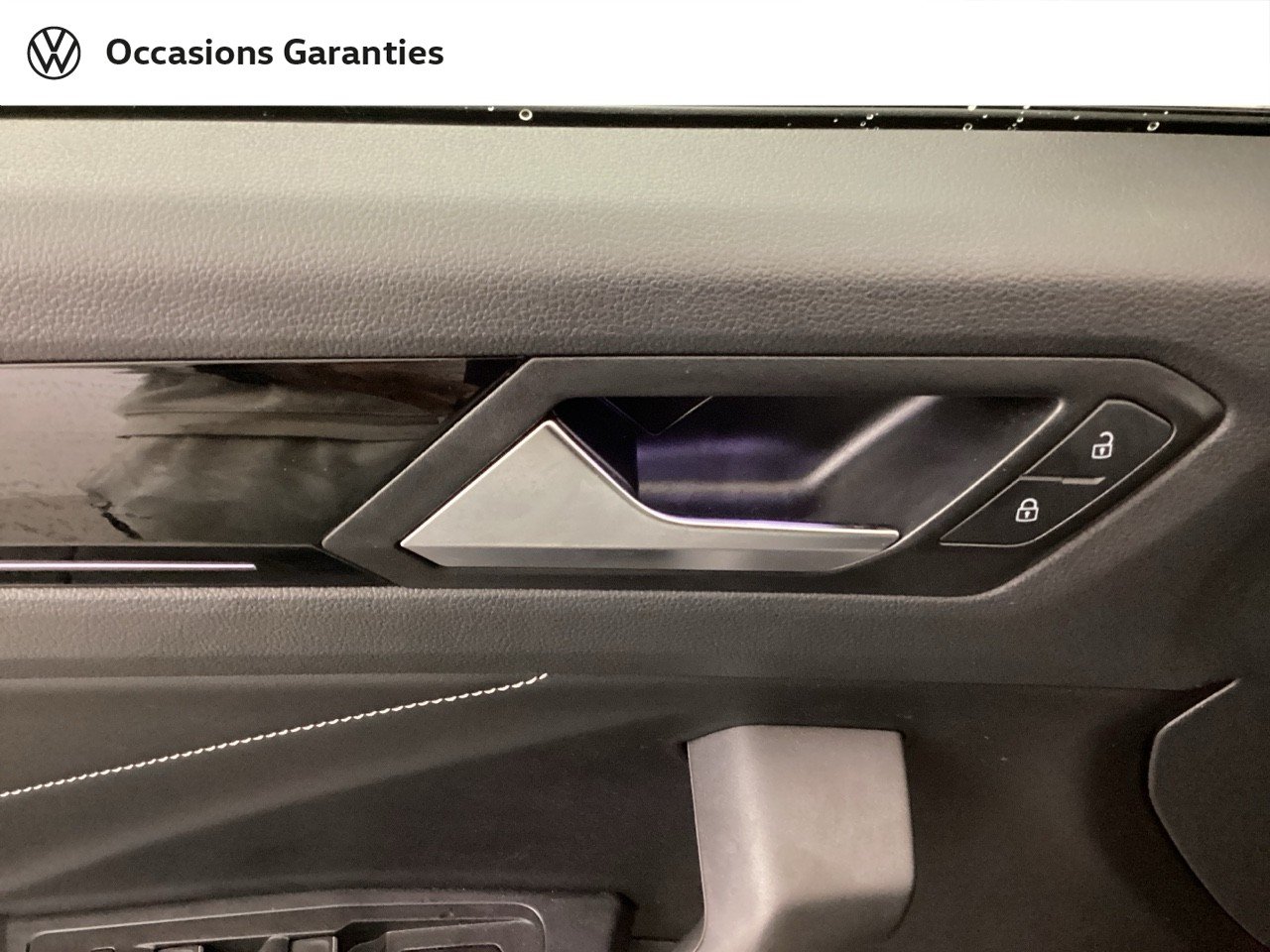 Voitures occasions VOLKSWAGEN T-Roc Cabriolet R-Line Mougins