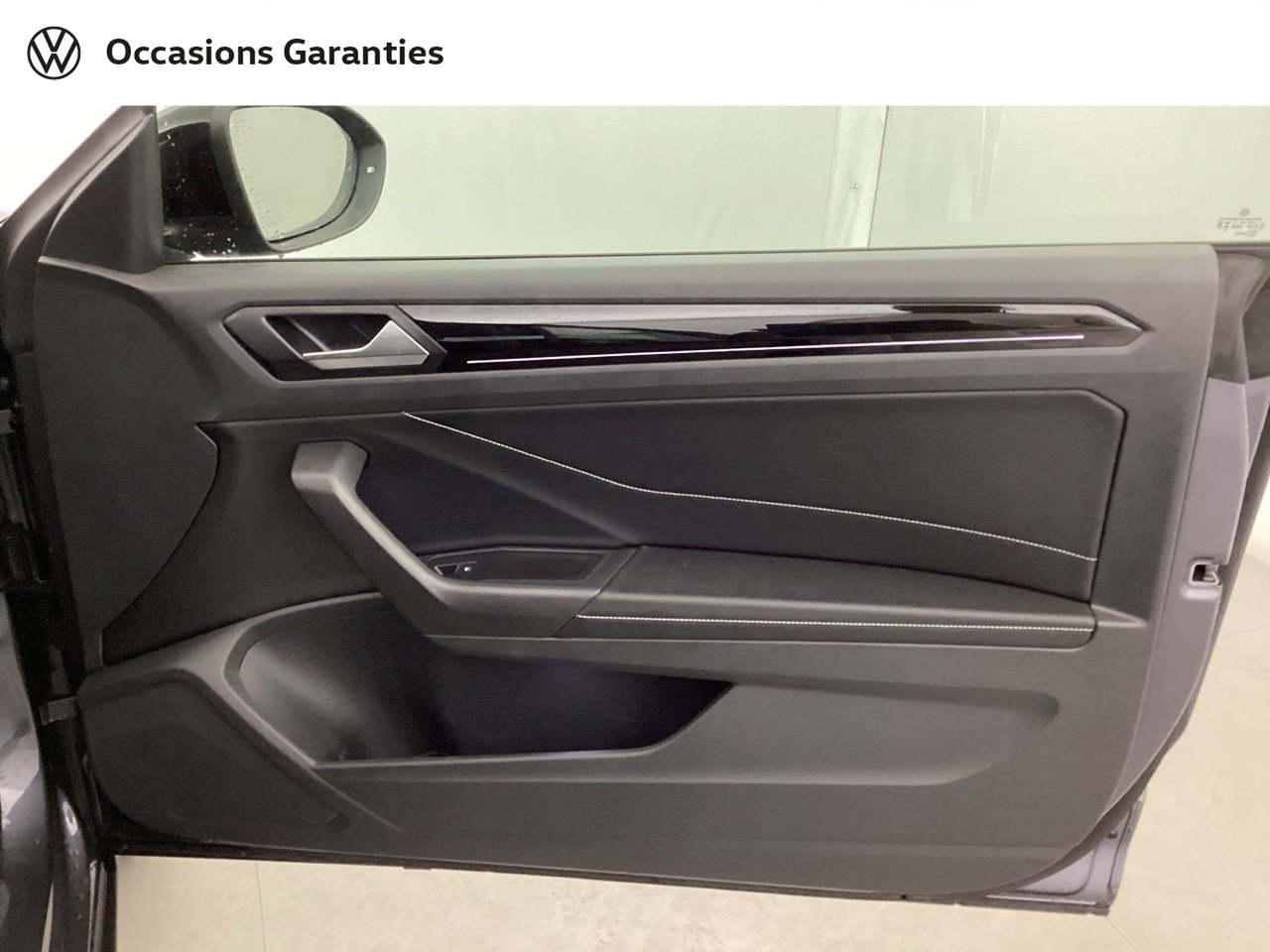 Voitures occasions VOLKSWAGEN T-Roc Cabriolet R-Line Mougins