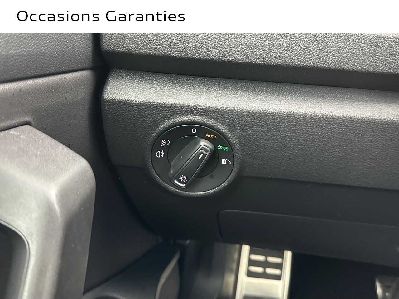 Voitures occasions VOLKSWAGEN T-Roc Cabriolet R-Line Saint-Thibault-des-Vignes