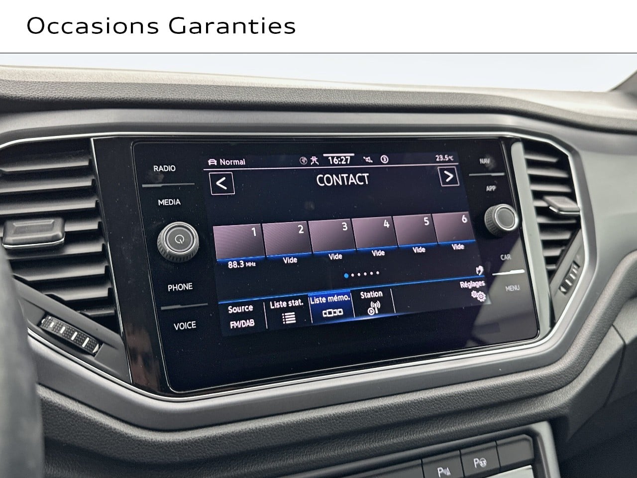 Voitures occasions VOLKSWAGEN T-Roc Cabriolet R-Line Saint-Thibault-des-Vignes