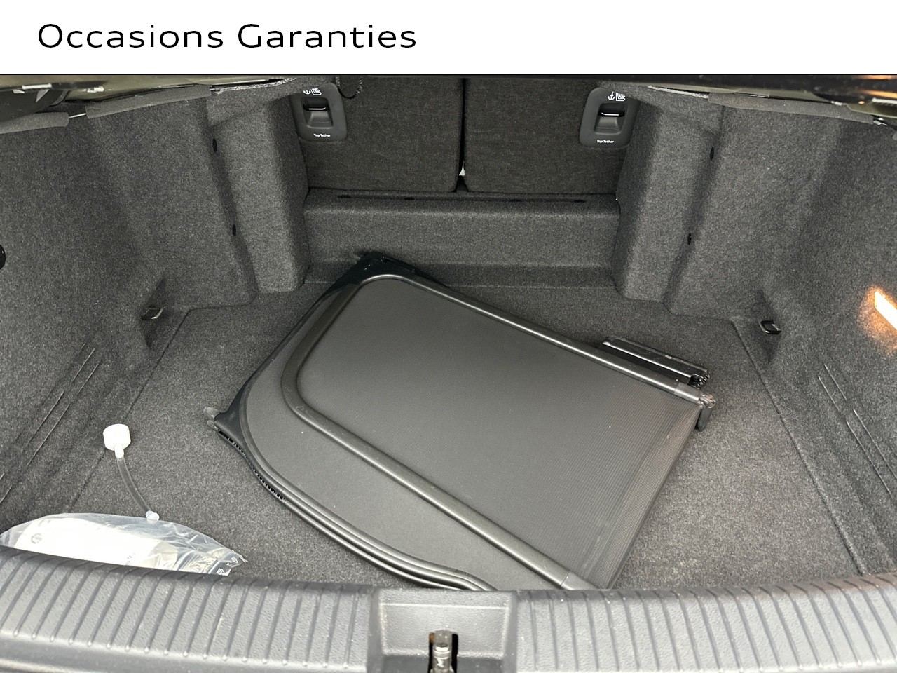 Voitures occasions VOLKSWAGEN T-Roc Cabriolet R-Line Saint-Thibault-des-Vignes