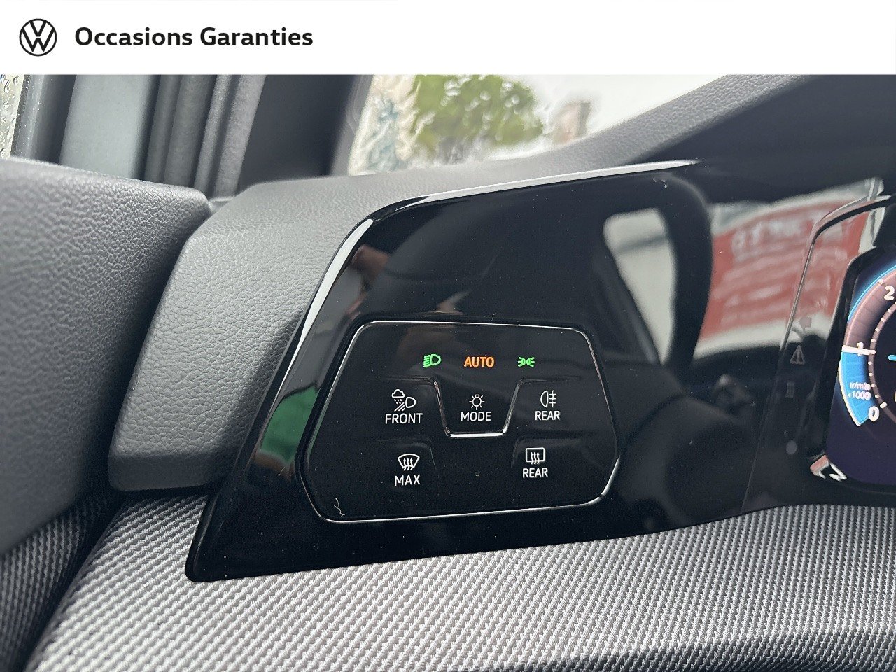 Voitures occasions VOLKSWAGEN GOLF R-Line Mougins