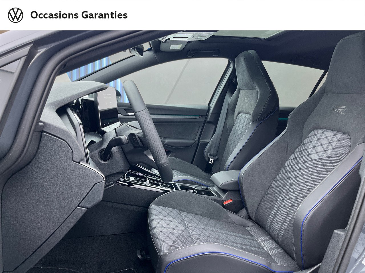 Voitures occasions VOLKSWAGEN GOLF R-Line Orvault
