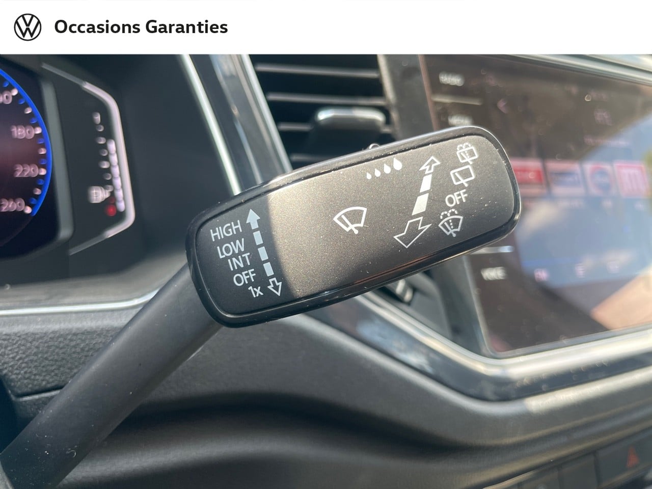 Voitures occasions VOLKSWAGEN T-ROC Carat Villemomble