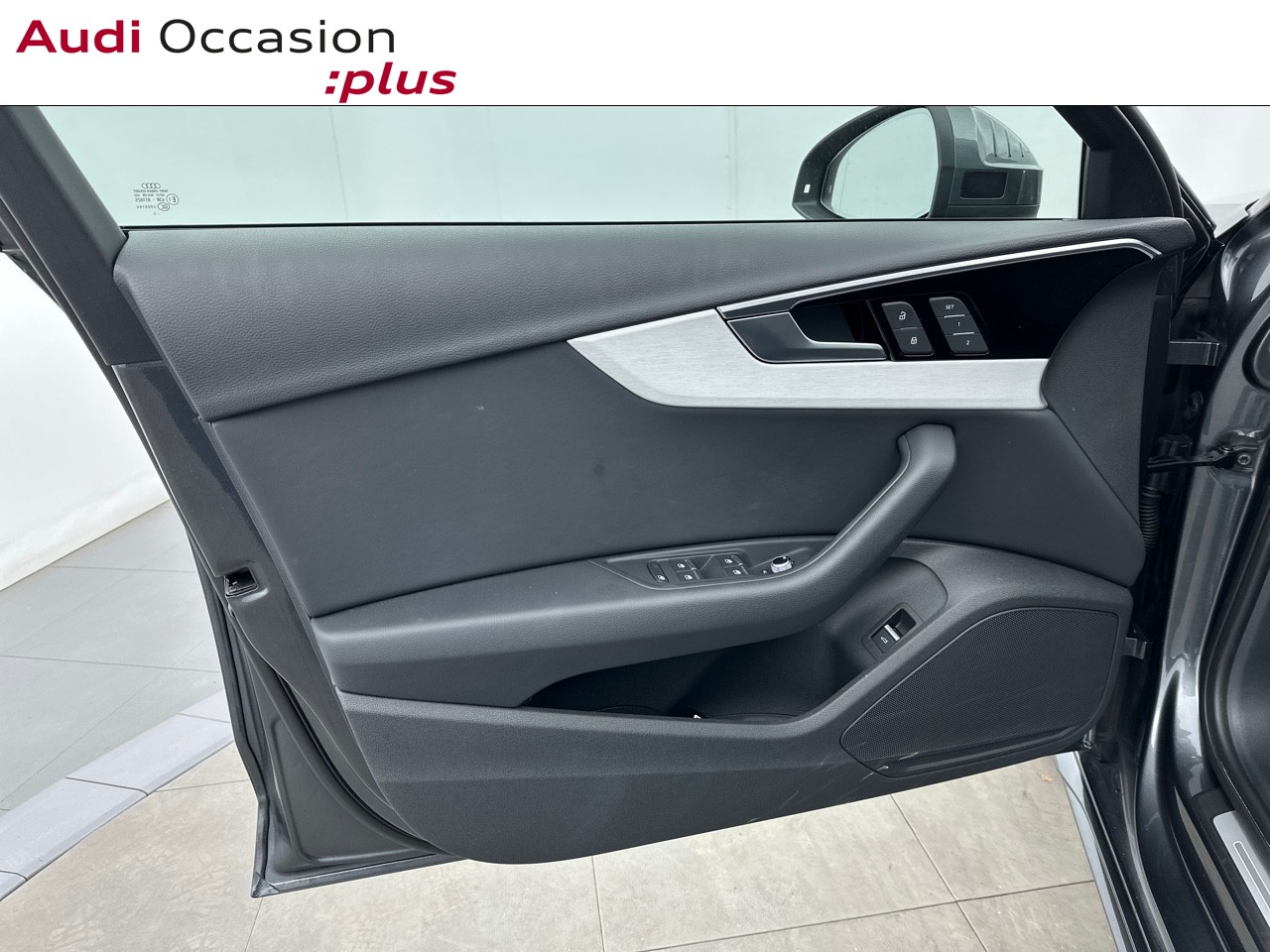 Voitures occasions Audi A4 Avant S line Saint-Thibault-des-Vignes