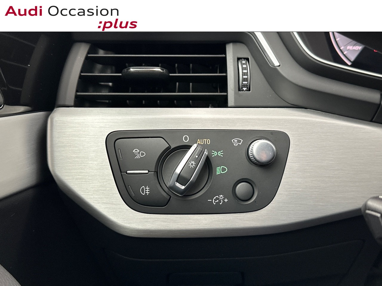 Voitures occasions Audi A4 Avant S line Saint-Thibault-des-Vignes