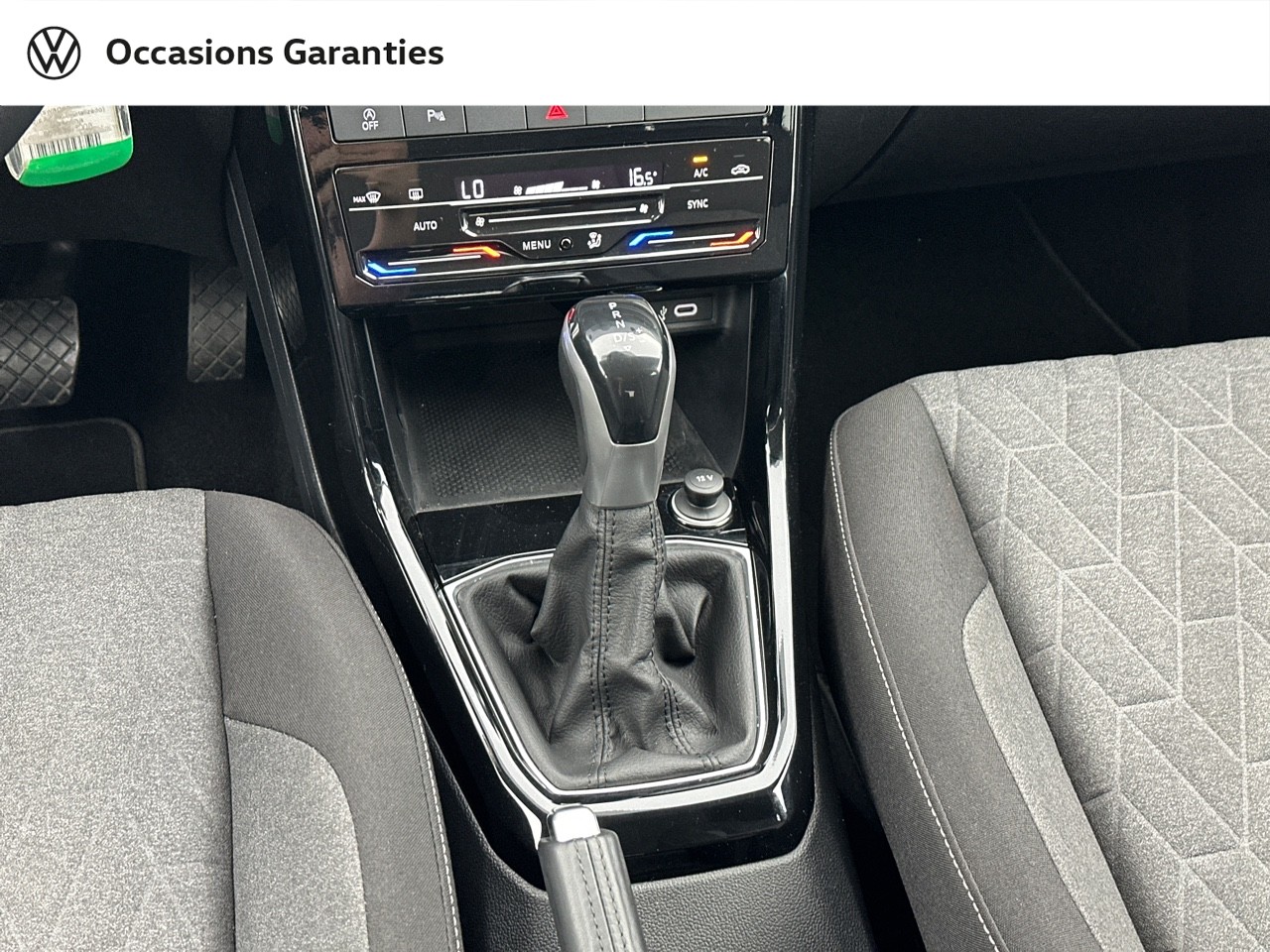 Voitures occasions VOLKSWAGEN T-CROSS Life Paris