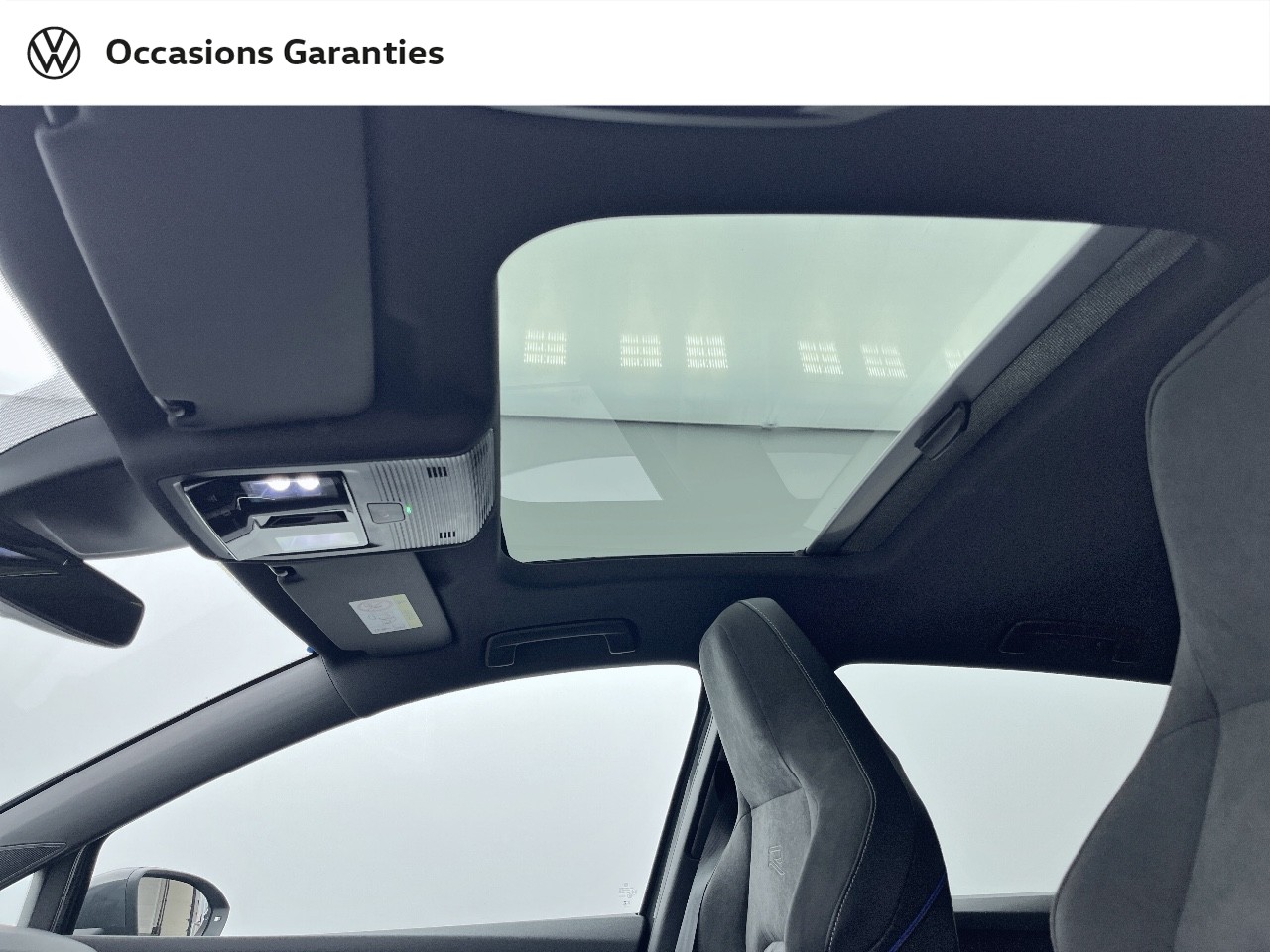 Voitures occasions VOLKSWAGEN GOLF R-Line Rezé