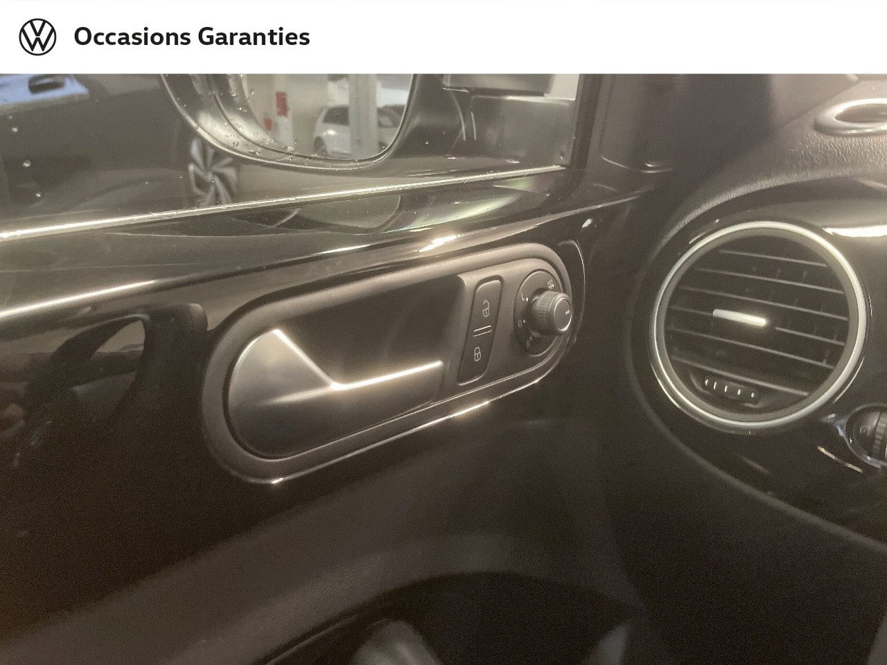 Voitures occasions VOLKSWAGEN Coccinelle Cabriolet Design Paris