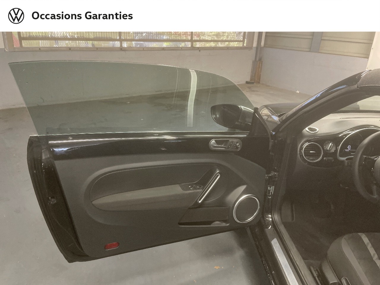 Voitures occasions VOLKSWAGEN Coccinelle Cabriolet Design Paris