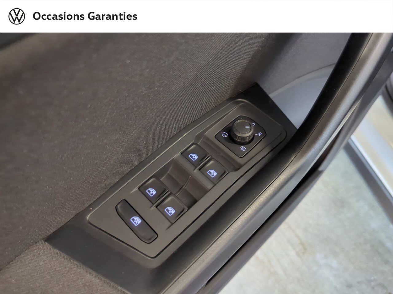 Voitures occasions VOLKSWAGEN T-ROC Life Business Villeneuve-d'Ascq