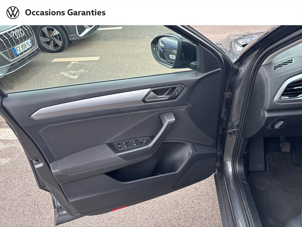 Voitures occasions VOLKSWAGEN T-ROC Life Plus Lens