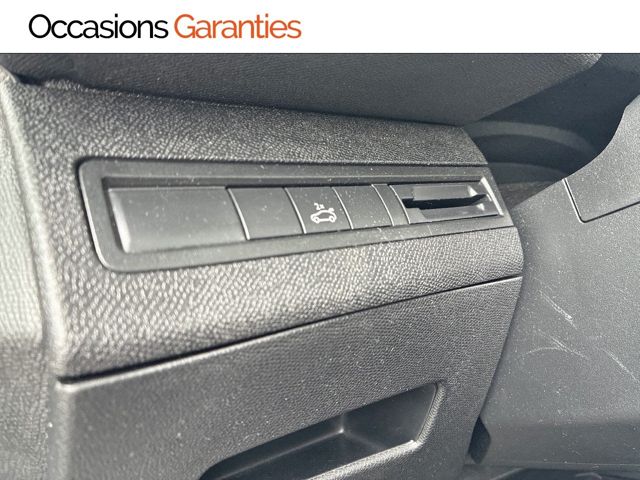 Voitures occasions PEUGEOT 5008 Allure Business Clermont-Ferrand