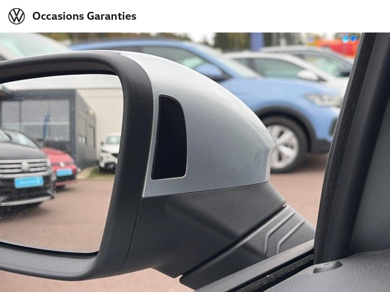 Voitures occasions VOLKSWAGEN GOLF Life Business Villeneuve-d'Ascq