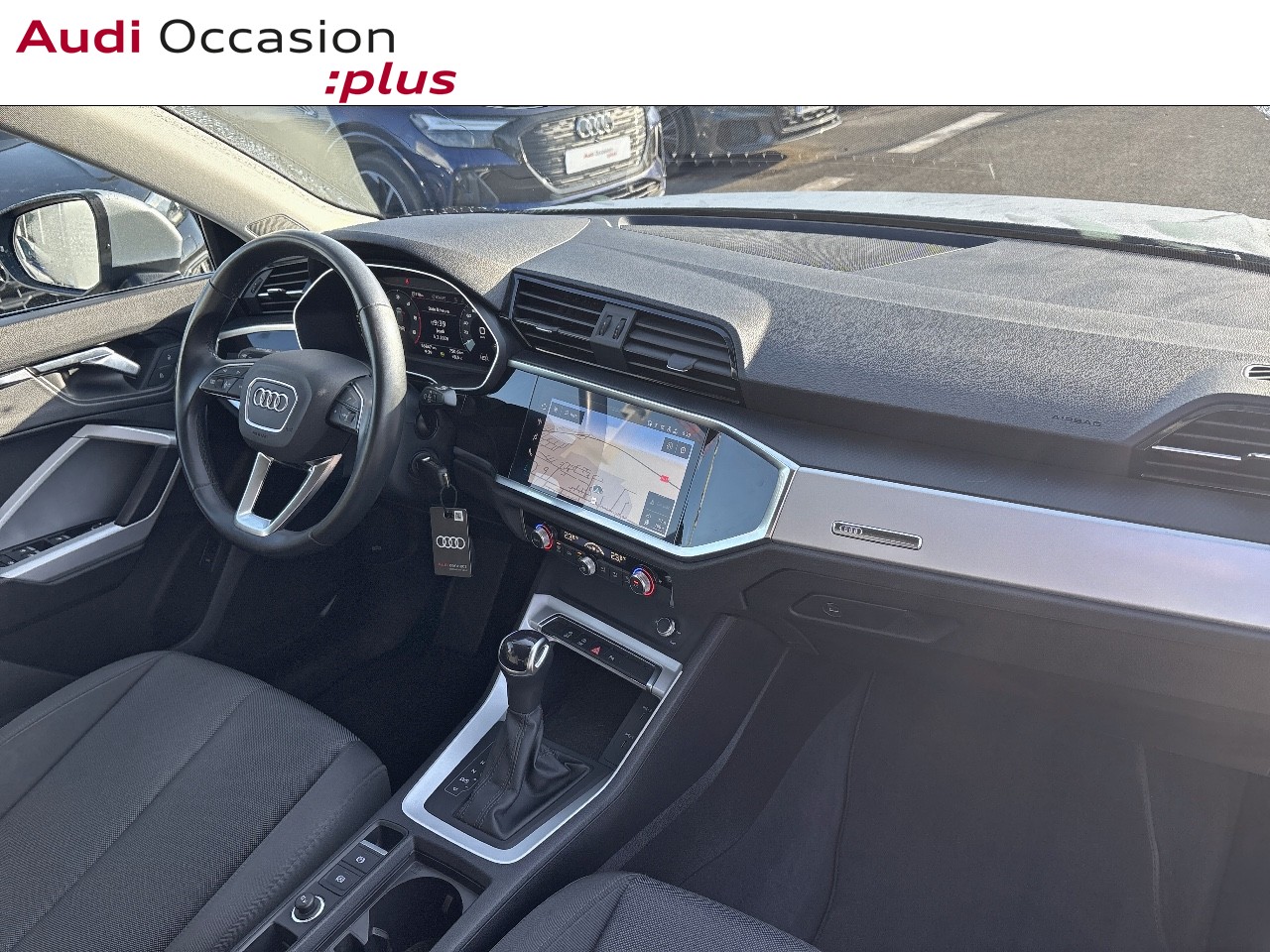 Voitures occasions Audi Q3 Design Lens