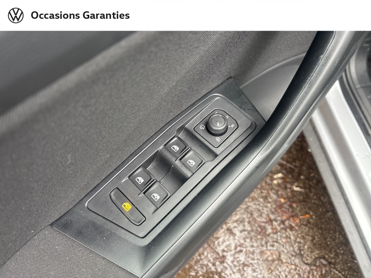 Voitures occasions VOLKSWAGEN T-ROC Life Business Lens