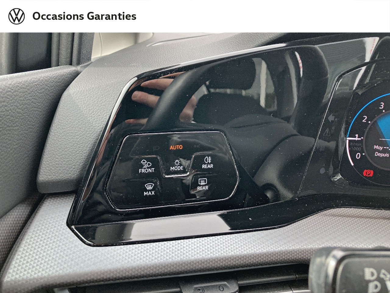 Voitures occasions VOLKSWAGEN GOLF Life Lens