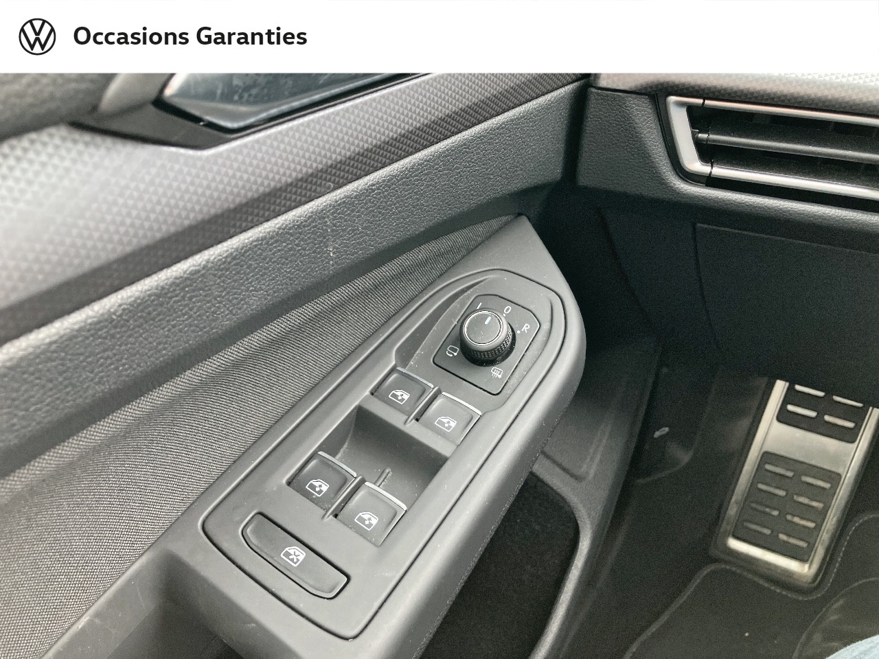 Voitures occasions VOLKSWAGEN GOLF Life Lens