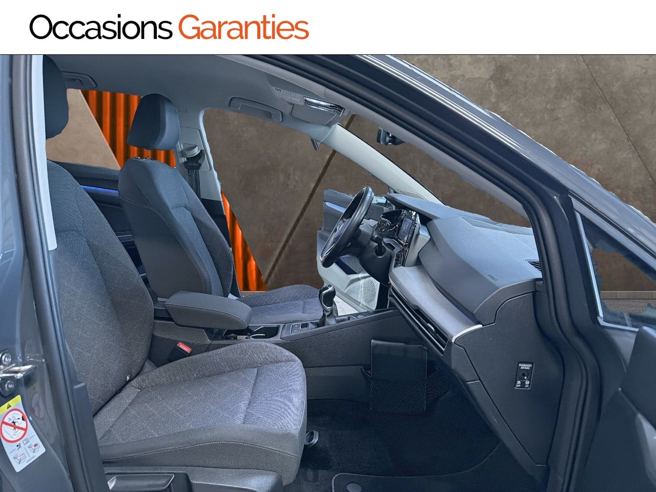 Voitures occasions VOLKSWAGEN GOLF Active Clermont-Ferrand