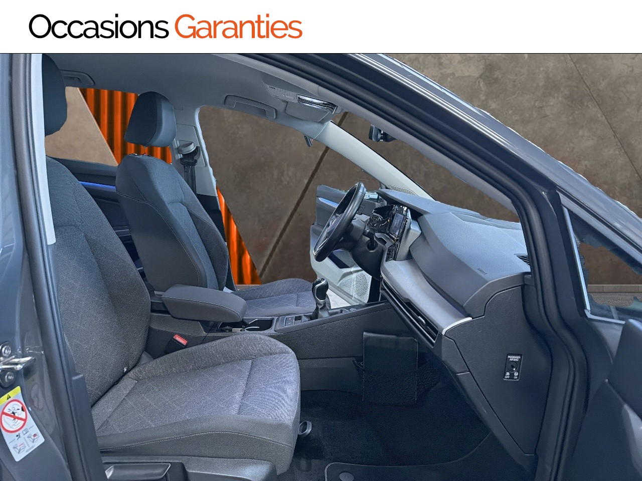 Voitures occasions VOLKSWAGEN GOLF Active Clermont-Ferrand